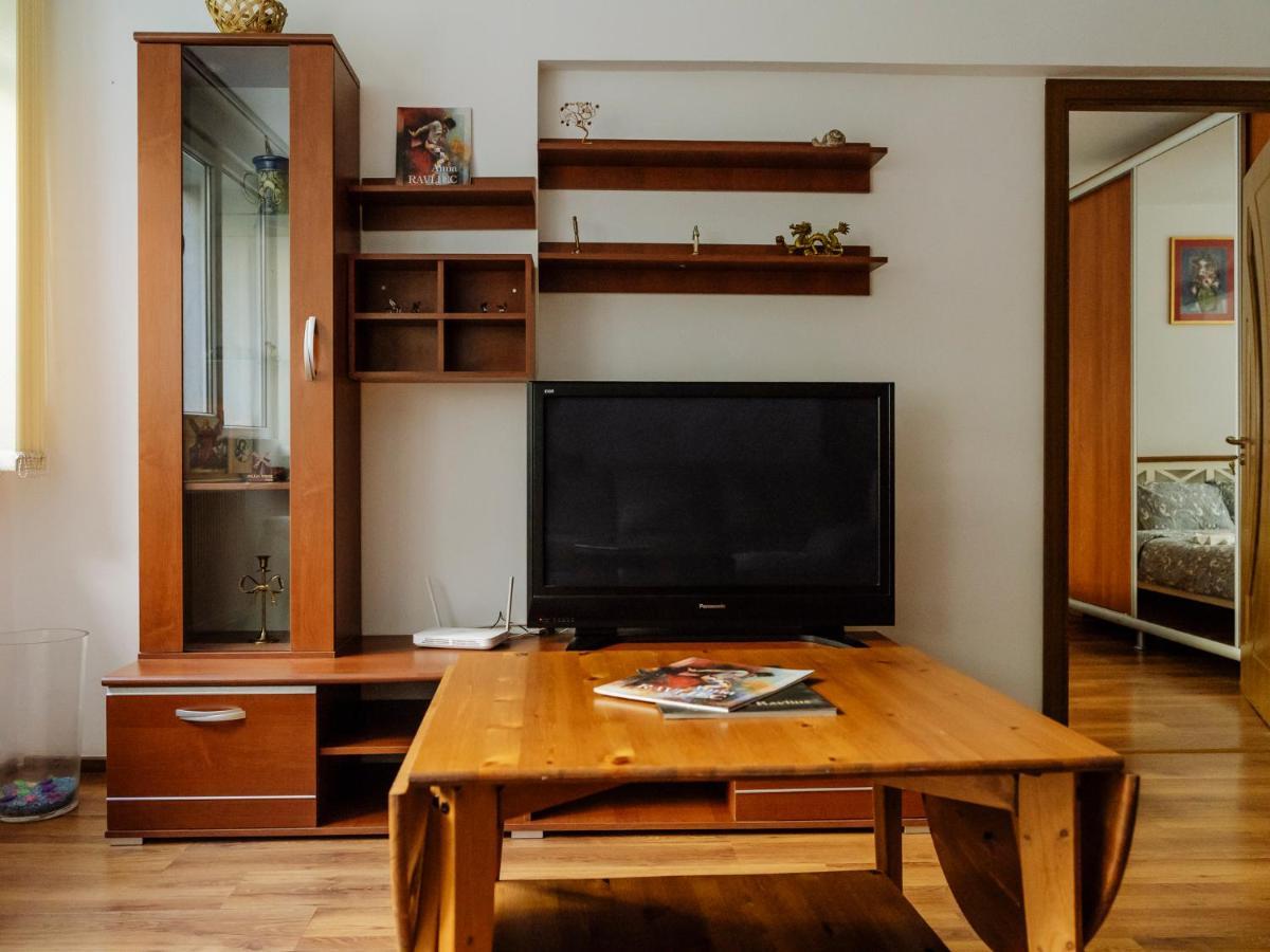 Old Town Historic Apartment With Backyard Mini Park Bucureşti Exterior foto