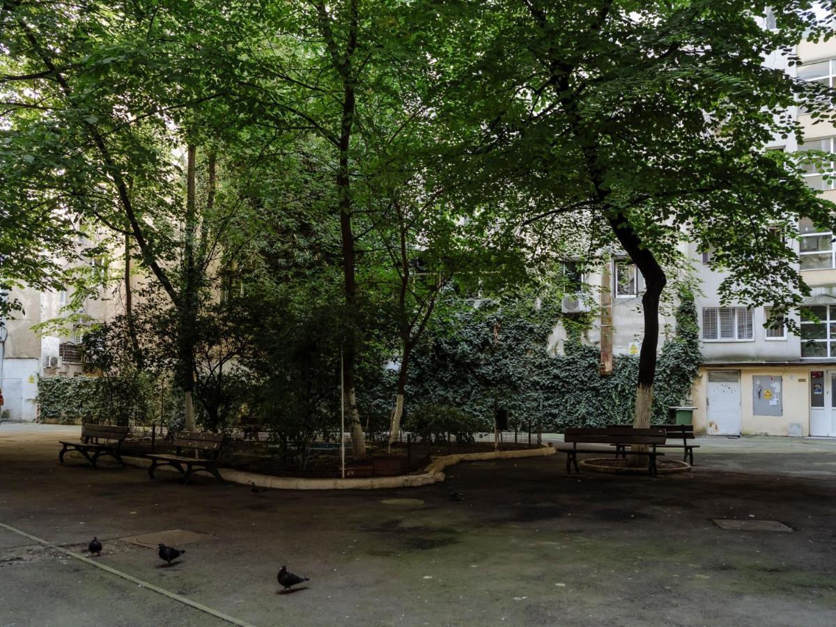 Old Town Historic Apartment With Backyard Mini Park Bucureşti Exterior foto