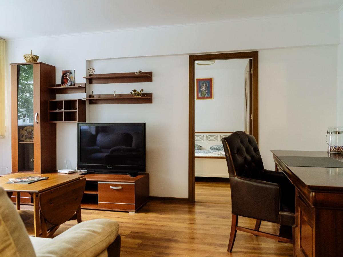 Old Town Historic Apartment With Backyard Mini Park Bucureşti Exterior foto