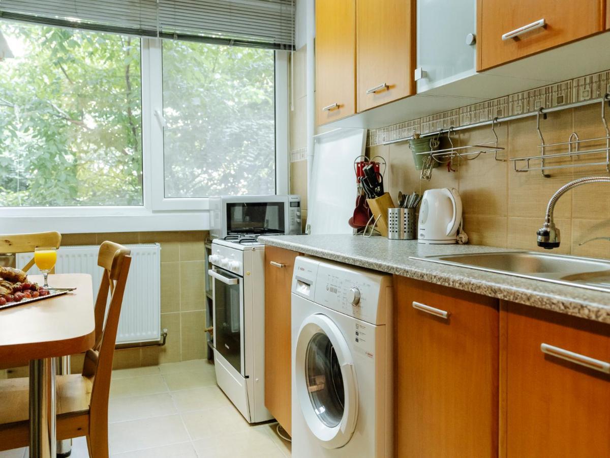 Old Town Historic Apartment With Backyard Mini Park Bucureşti Exterior foto