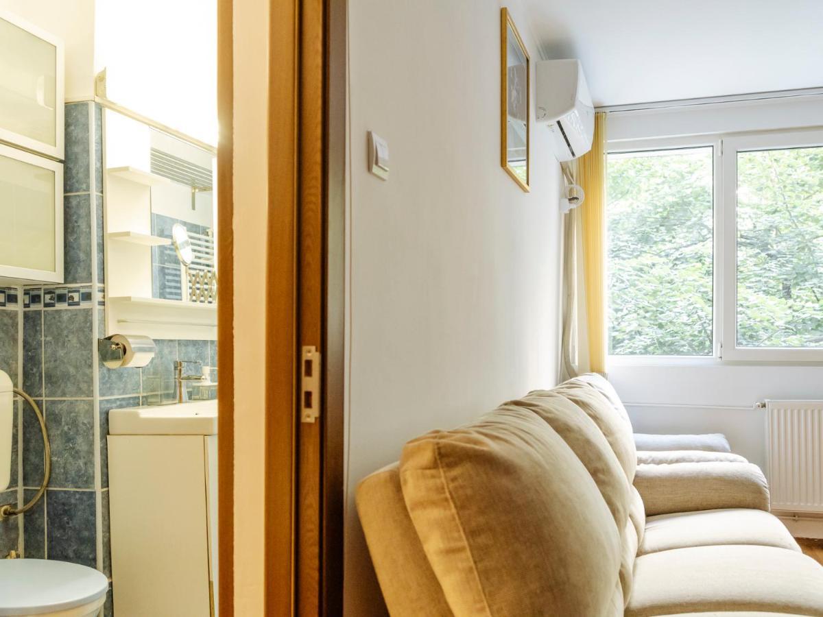 Old Town Historic Apartment With Backyard Mini Park Bucureşti Exterior foto