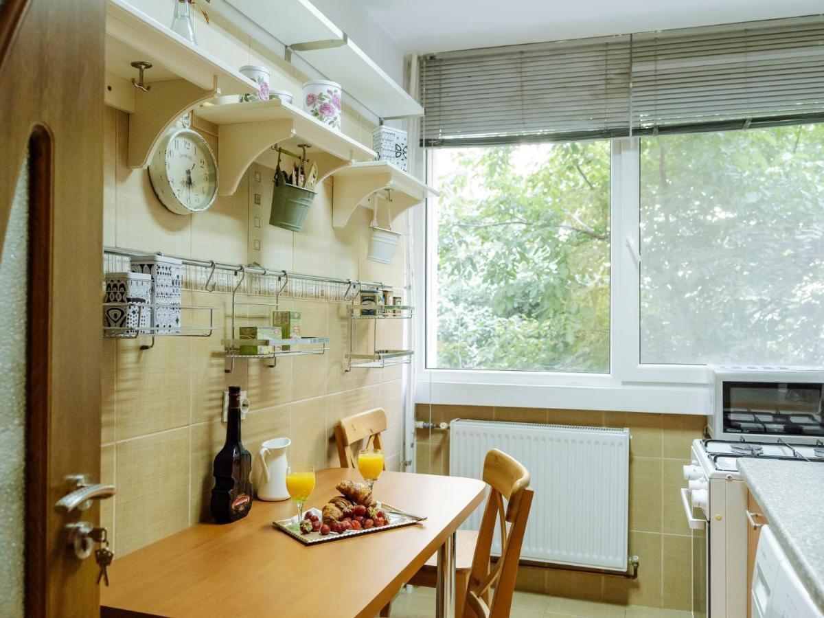 Old Town Historic Apartment With Backyard Mini Park Bucureşti Exterior foto