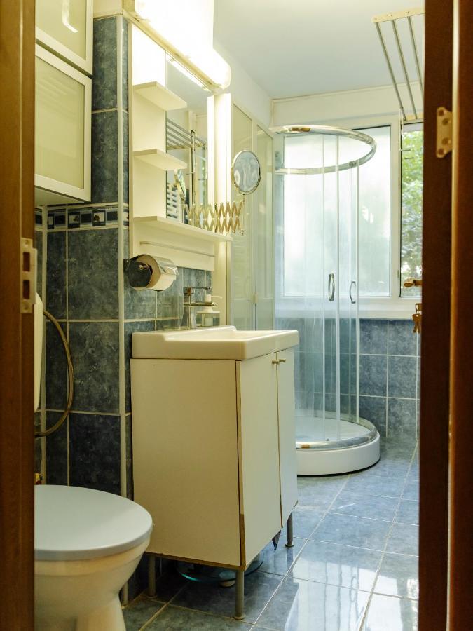 Old Town Historic Apartment With Backyard Mini Park Bucureşti Exterior foto