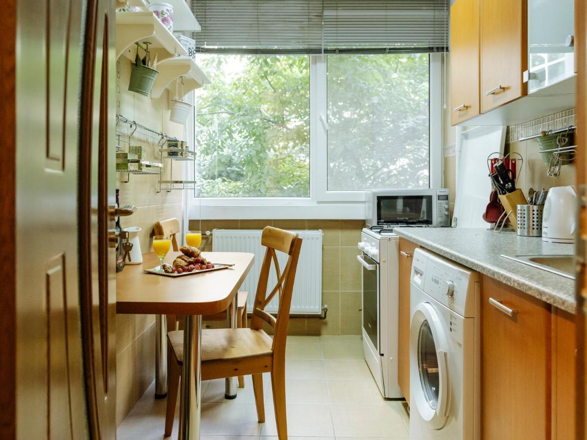 Old Town Historic Apartment With Backyard Mini Park Bucureşti Exterior foto